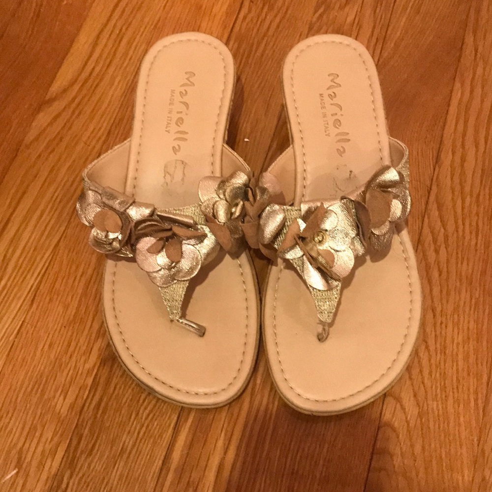 Mariela flip flop sandals!